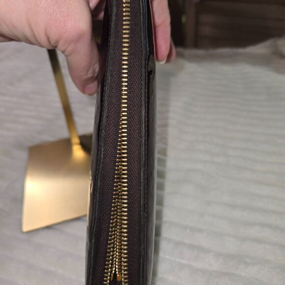Authentic Louis Vuitton Vernis Zippy Wallet - Picture 5 of 11